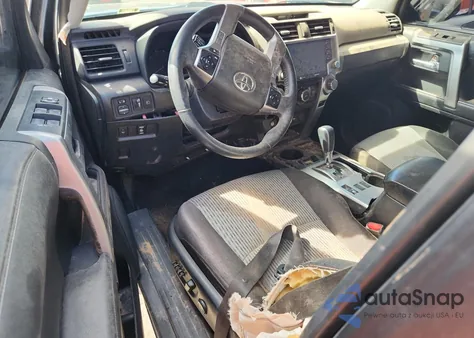 2021 Toyota 4Runner Sr5 z USA, uszkodzony, nr VIN JTEEU5JR0M5243655